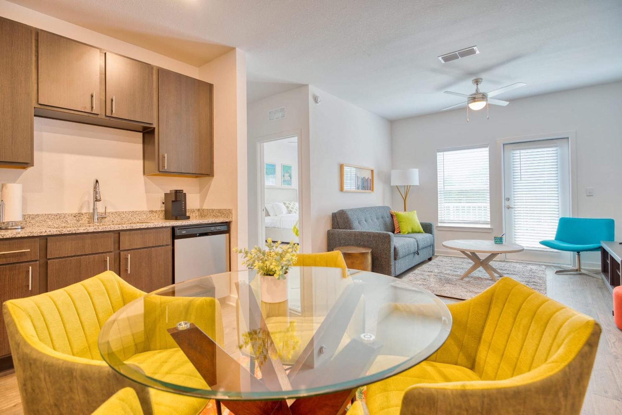 Luxe One Bedroom Apartment With Balcony Gainesville Dış mekan fotoğraf